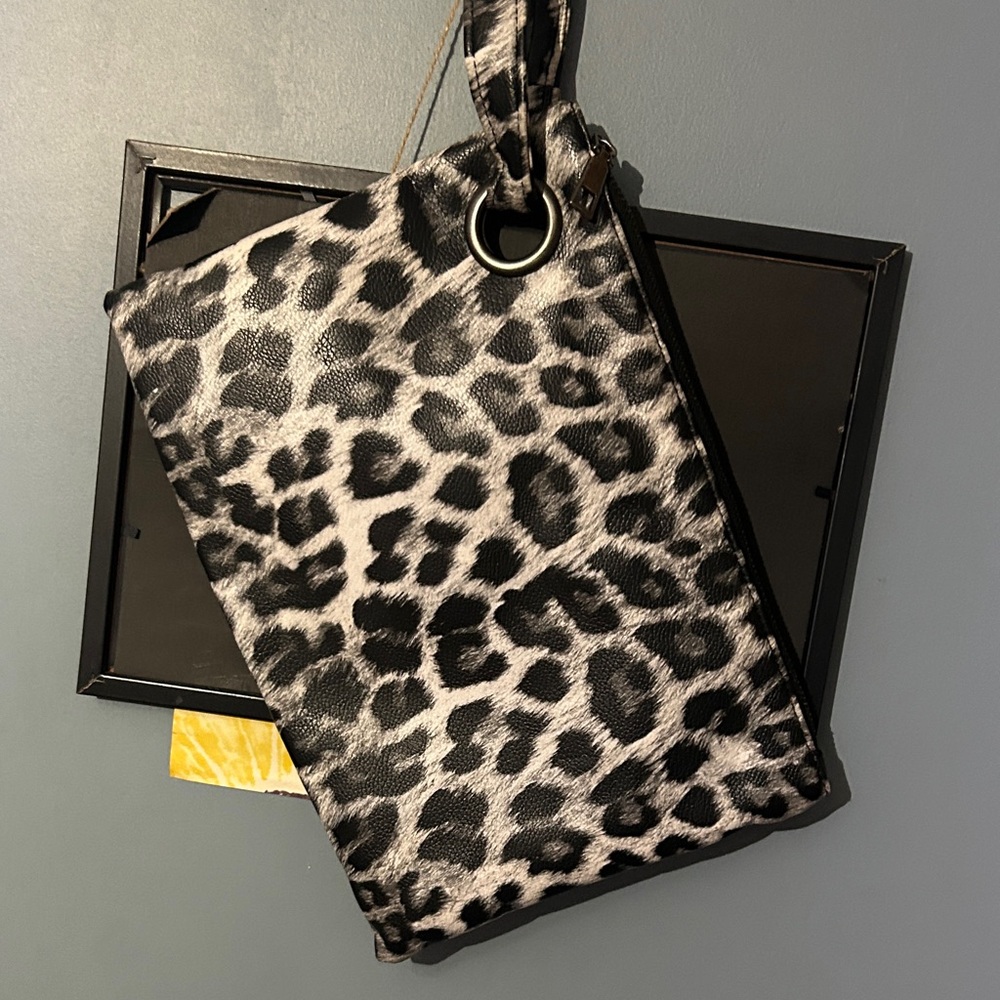 Leopard Print Wristlet